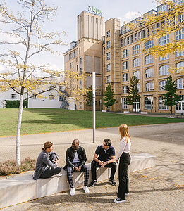 Students on Wilhelminenhof campus at HTW Berlin